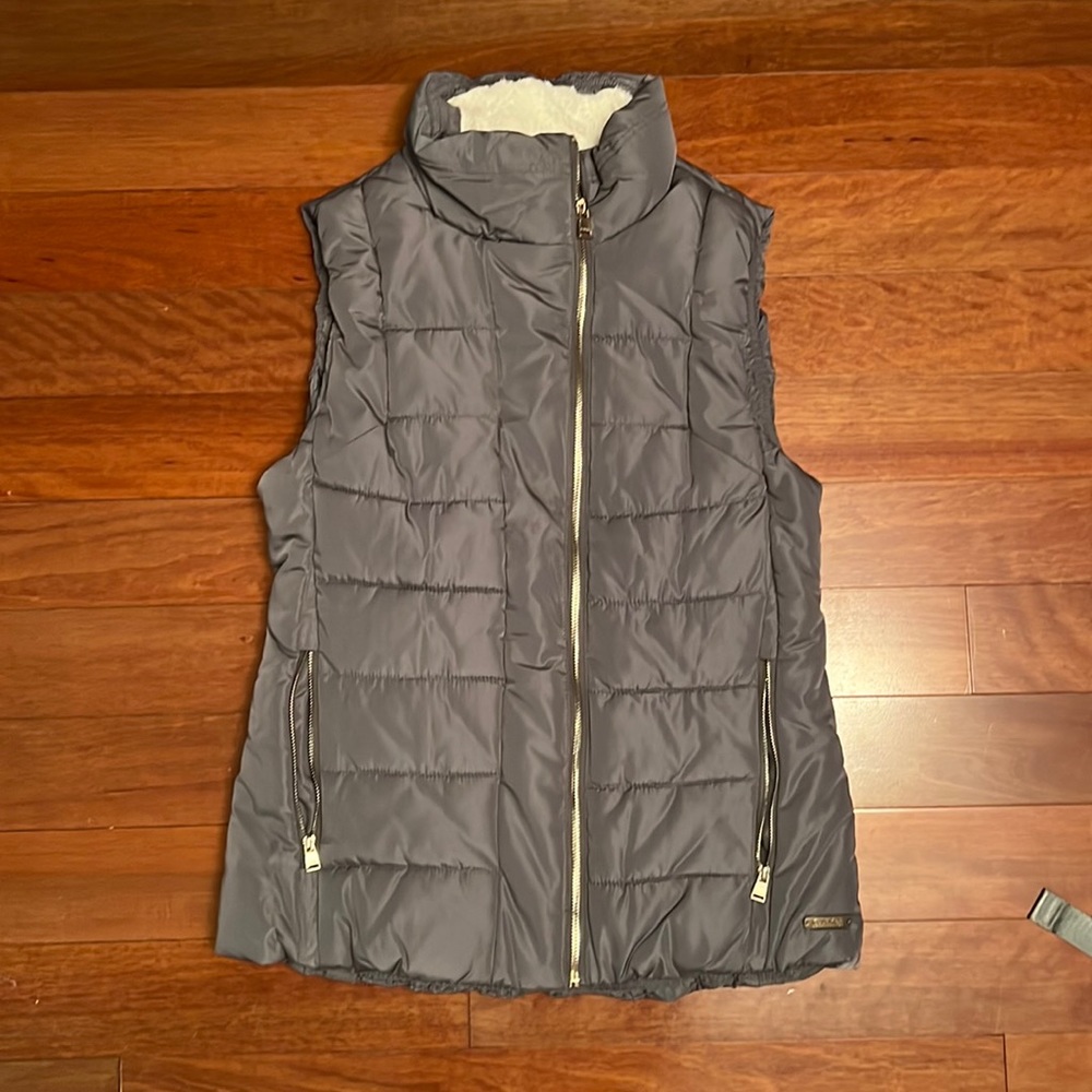 Calvin Klein WOMEN’S puffer vest. Size small